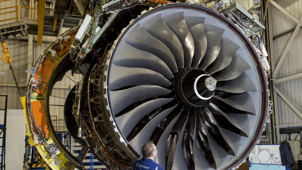Rolls-Royce signs $2.4 billion engine agreement